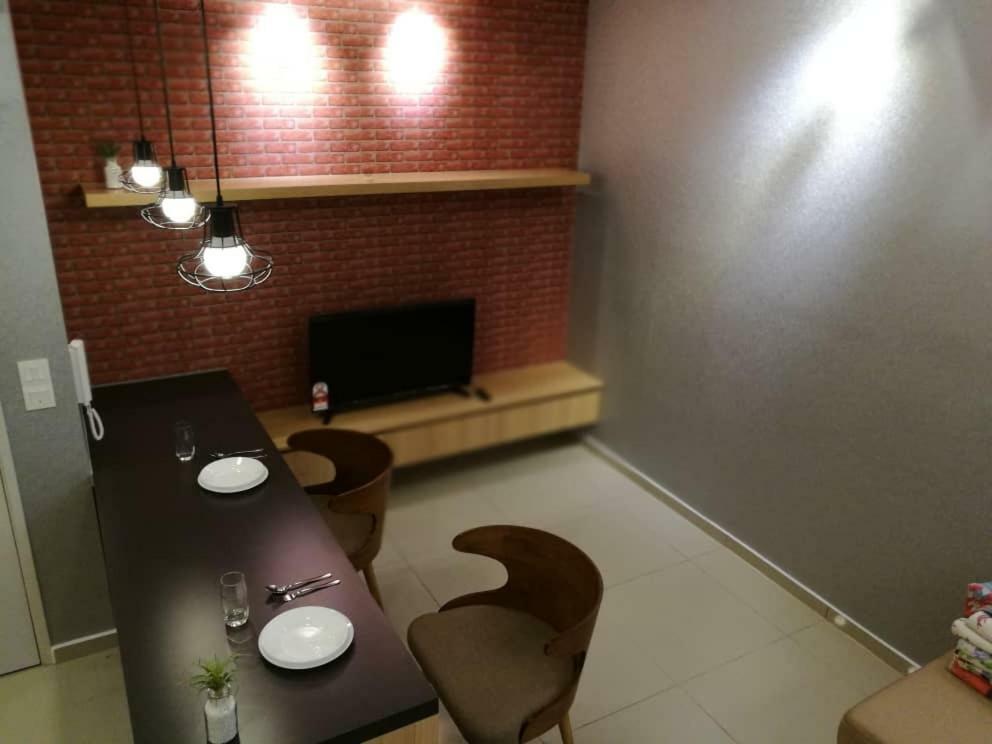 Vince'S Icity Soho Homestay Water Park Red Carpet Shah Alam Light City Central Exterior photo
